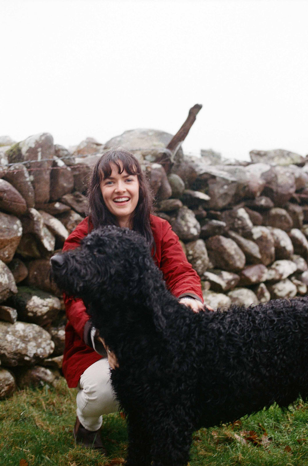 Gallery images of the BATCH NO.17 - PAYNTER RED - WOMEN'S