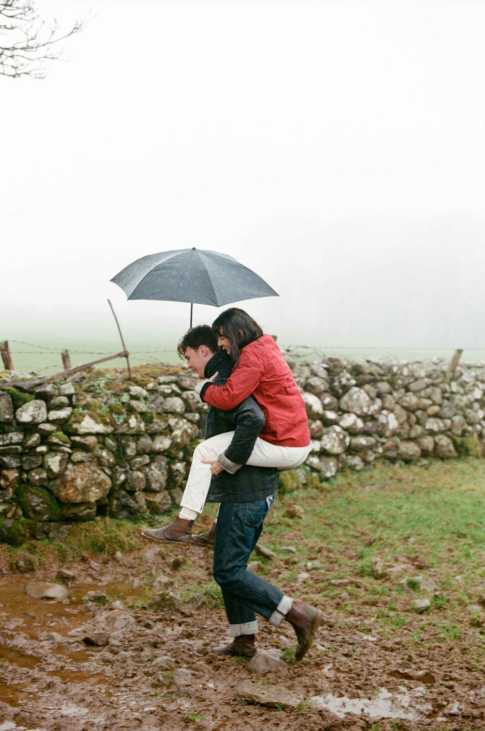 Gallery images of the BATCH NO.17 - BLACKWATCH TARTAN - MEN'S