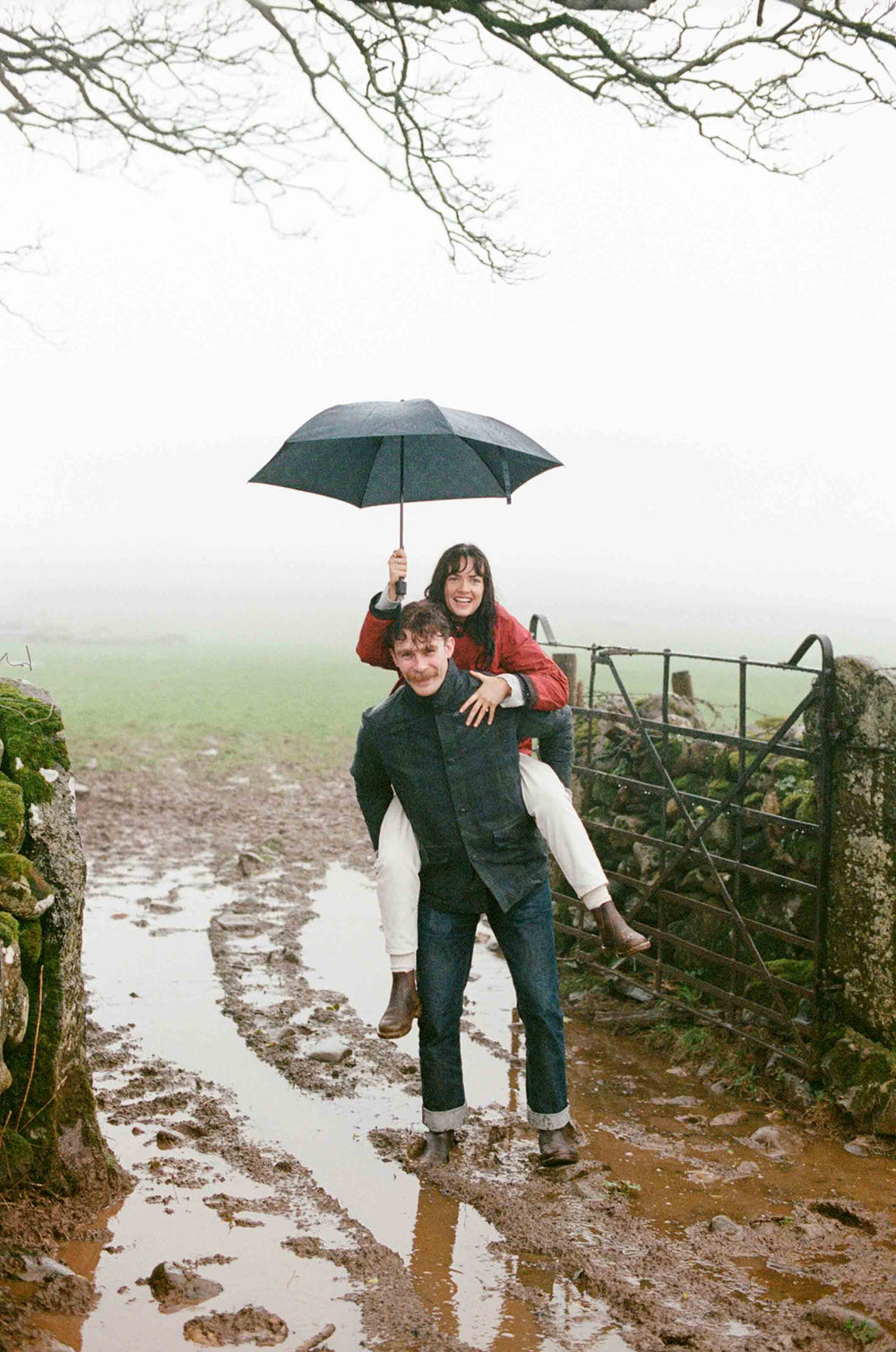 Gallery images of the BATCH NO.17 - BLACKWATCH TARTAN - MEN'S