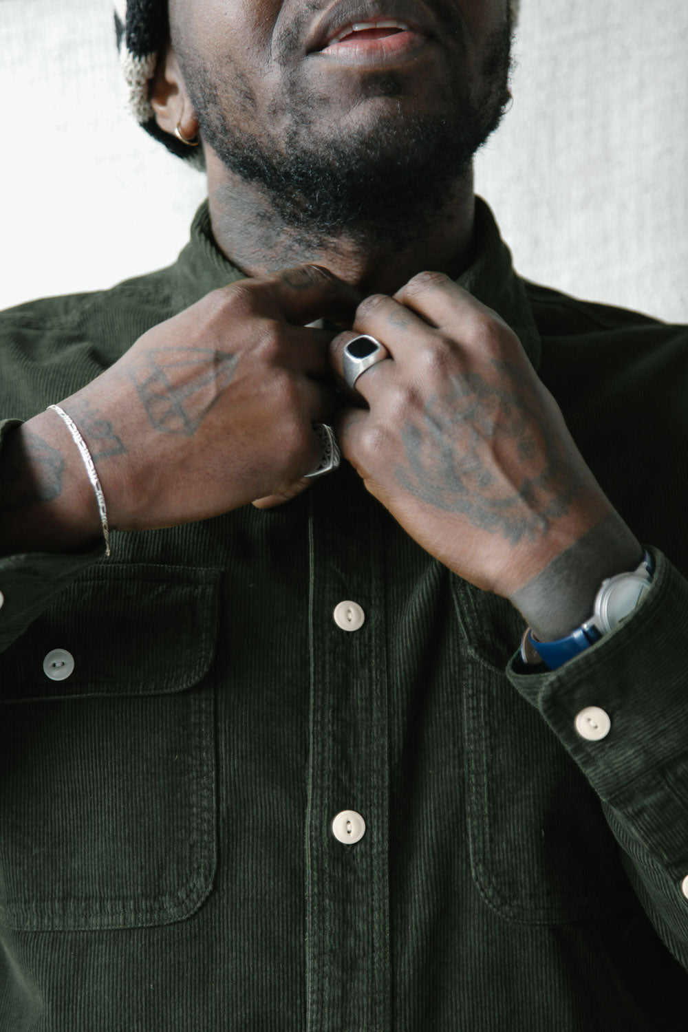 Gallery images of the Men’s French Corduroy Workshirt - Pine Green