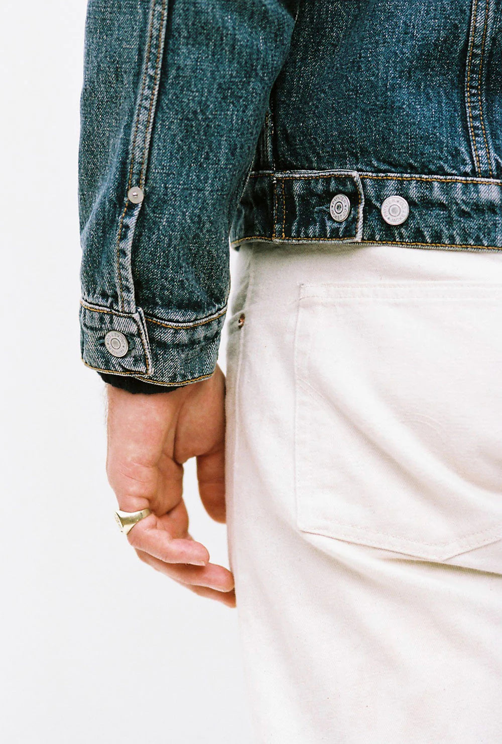 Gallery images of the MEN'S BATCH NO.9 - LIGHT VINTAGE WASH