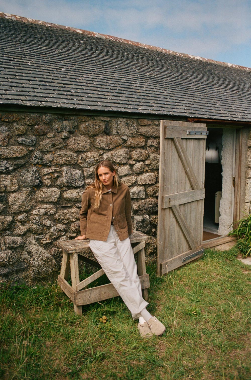 Gallery images of the WOMEN'S BATCH NO.21 - TOBACCO