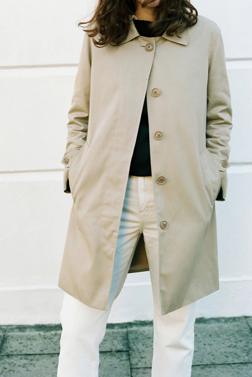 Gallery images of the WOMEN'S BATCH NO.10 - CLASSIC BEIGE