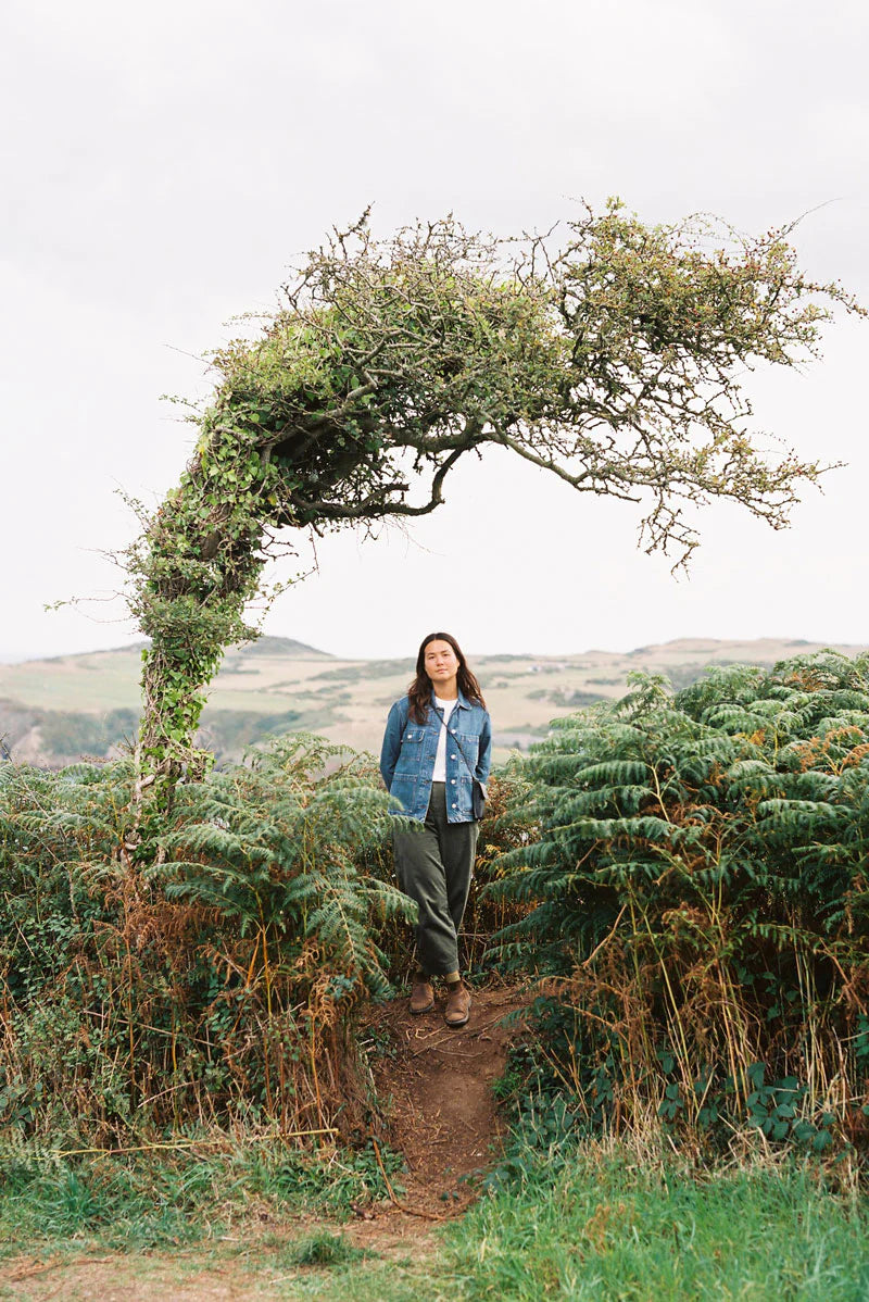 Gallery images of the BATCH NO.12 - LIGHT WASH - WOMEN'S