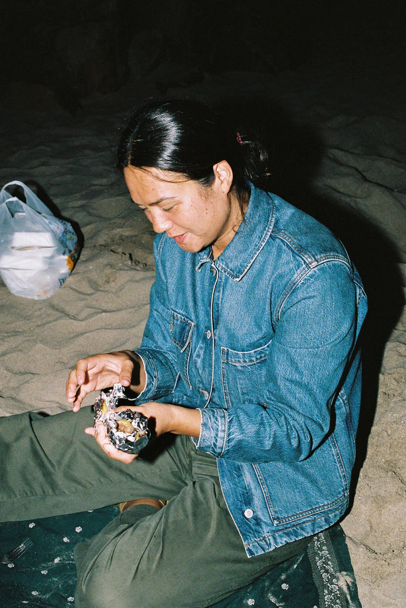 Gallery images of the BATCH NO.12 - LIGHT WASH - WOMEN'S