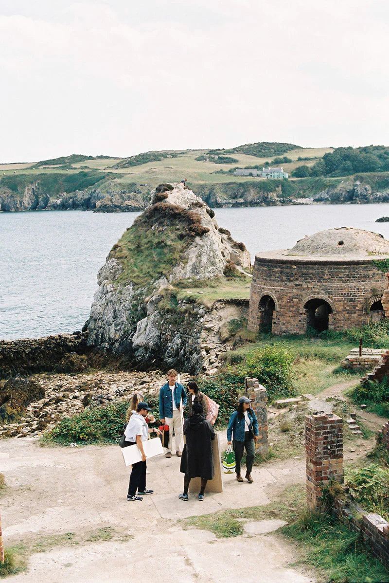 Gallery images of the BATCH NO.12 - LIGHT WASH - WOMEN'S