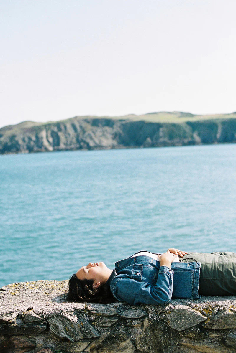 Gallery images of the BATCH NO.12 - LIGHT WASH - WOMEN'S