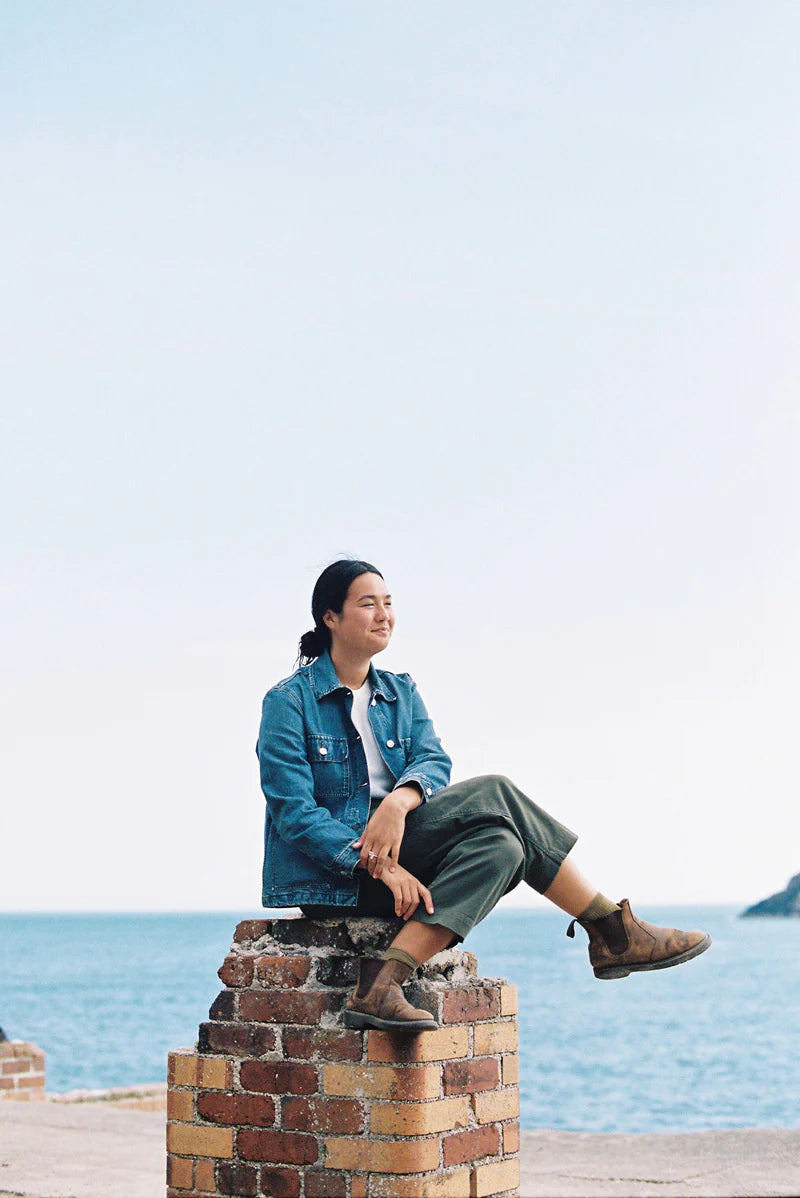 Gallery images of the BATCH NO.12 - LIGHT WASH - WOMEN'S