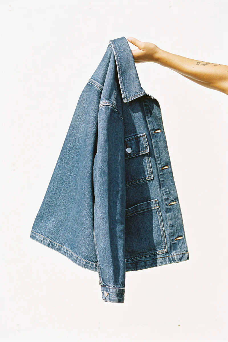 Gallery images of the BATCH NO.12 - LIGHT WASH - WOMEN'S