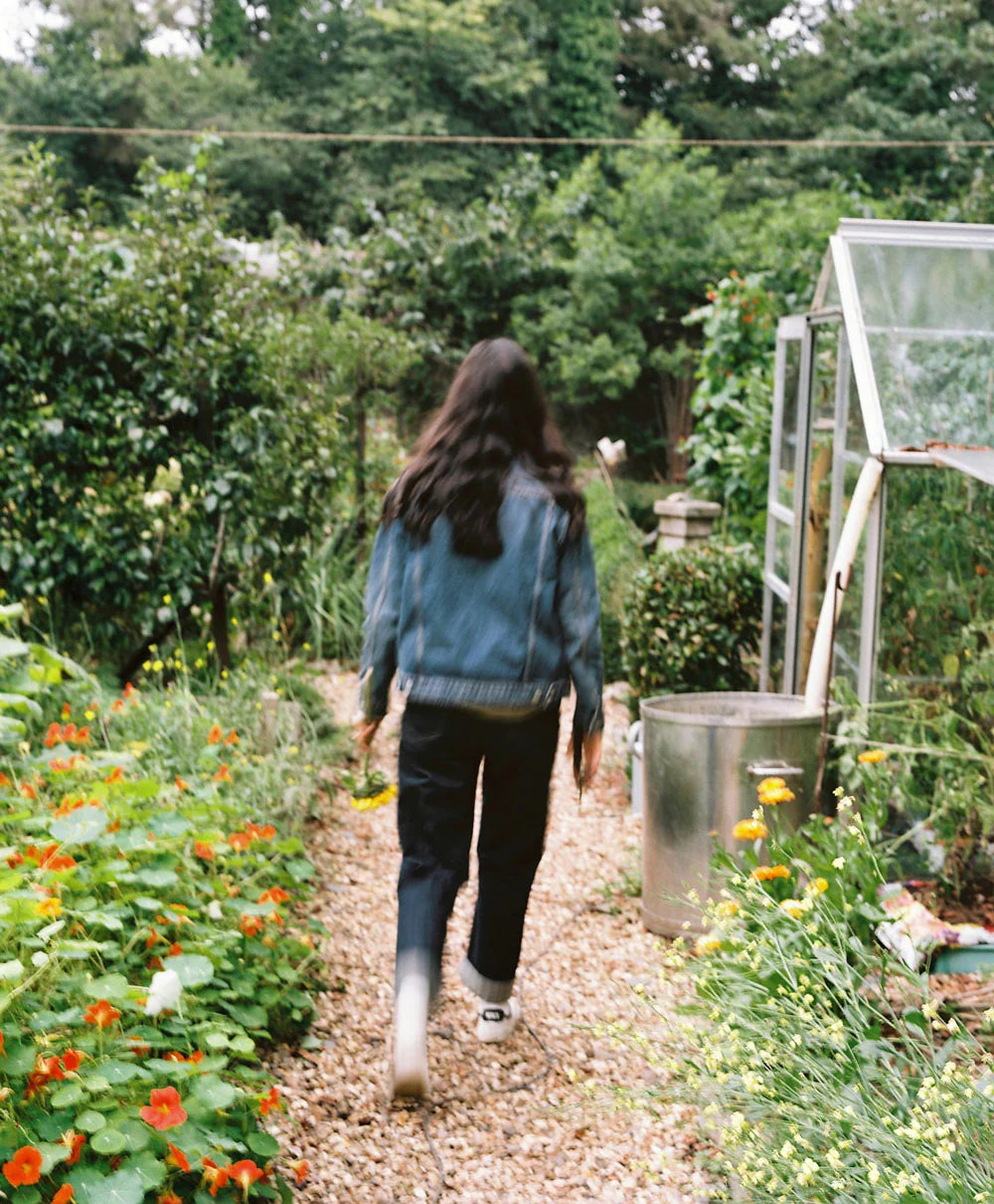 Gallery images of the WOMEN'S BATCH NO.9 - LIGHT VINTAGE WASH