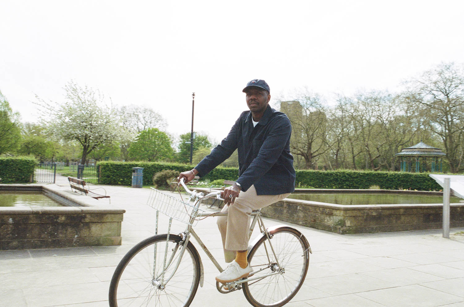 Gallery images of the MEN'S BATCH NO.18 - FRENCH NAVY