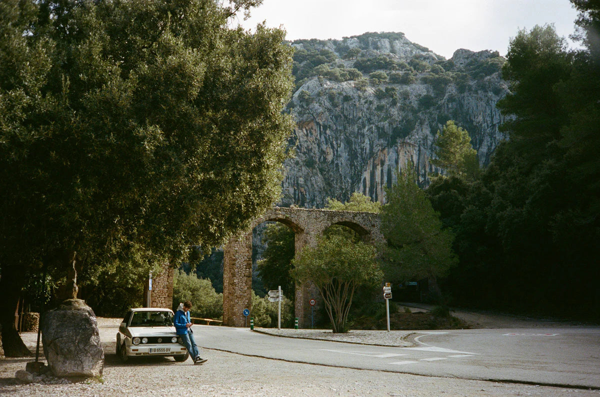 Gallery images of the BATCH NO.14 - BILL'S BLUE - MEN'S