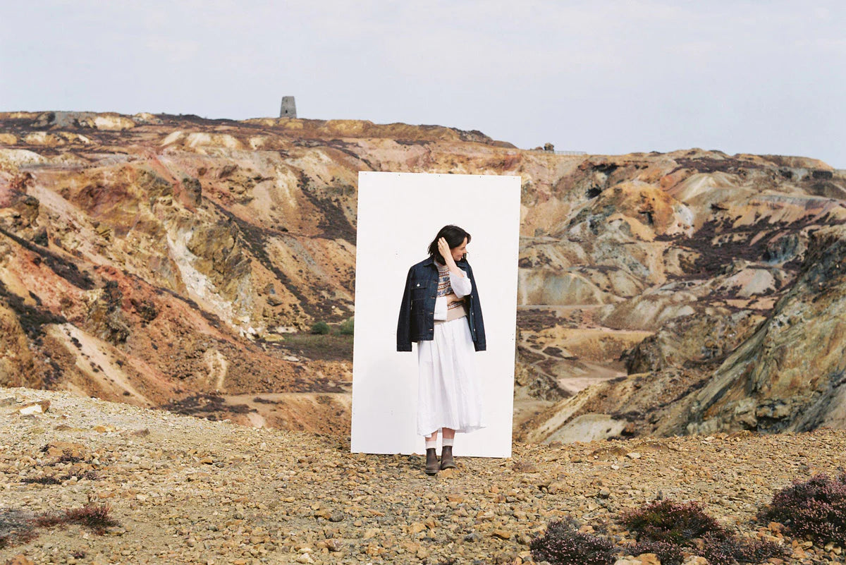 Gallery images of the WOMEN'S BATCH NO.12 - DARK WASH