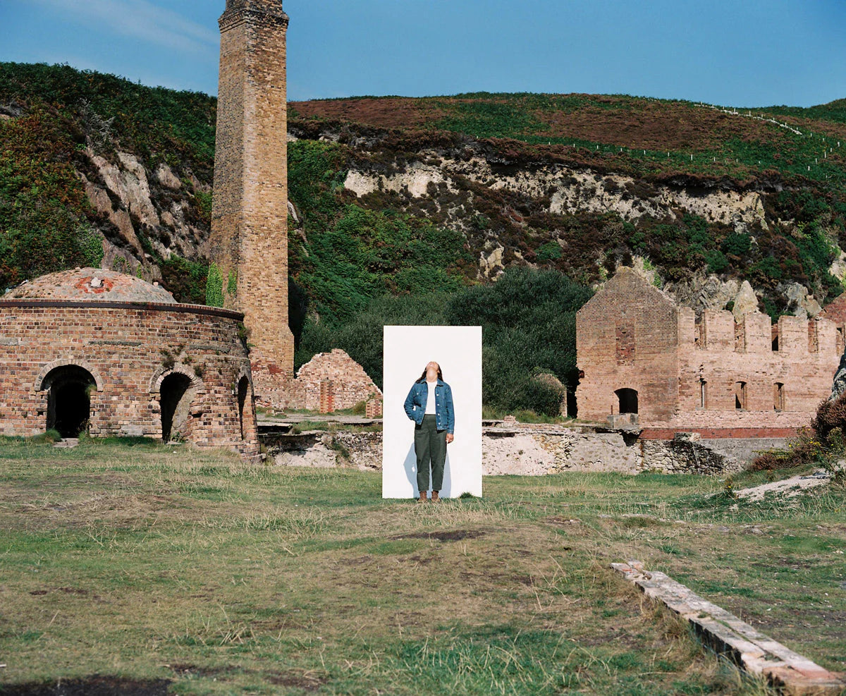 Gallery images of the BATCH NO.12 - LIGHT WASH - WOMEN'S