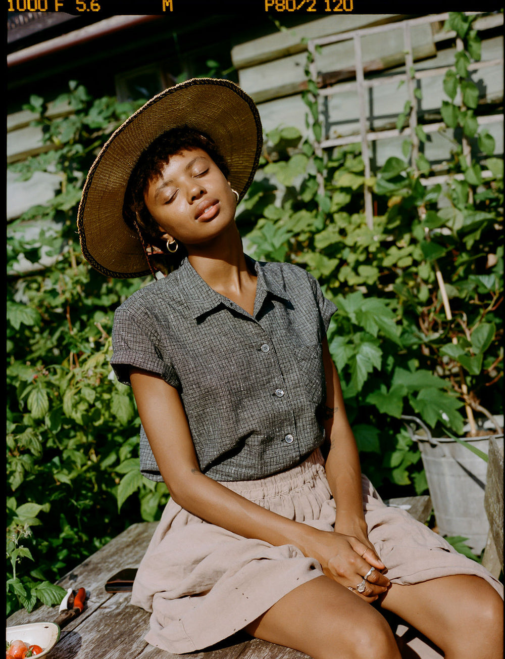 Gallery images of the Women’s Japanese Cotton Linen Shirt - Black