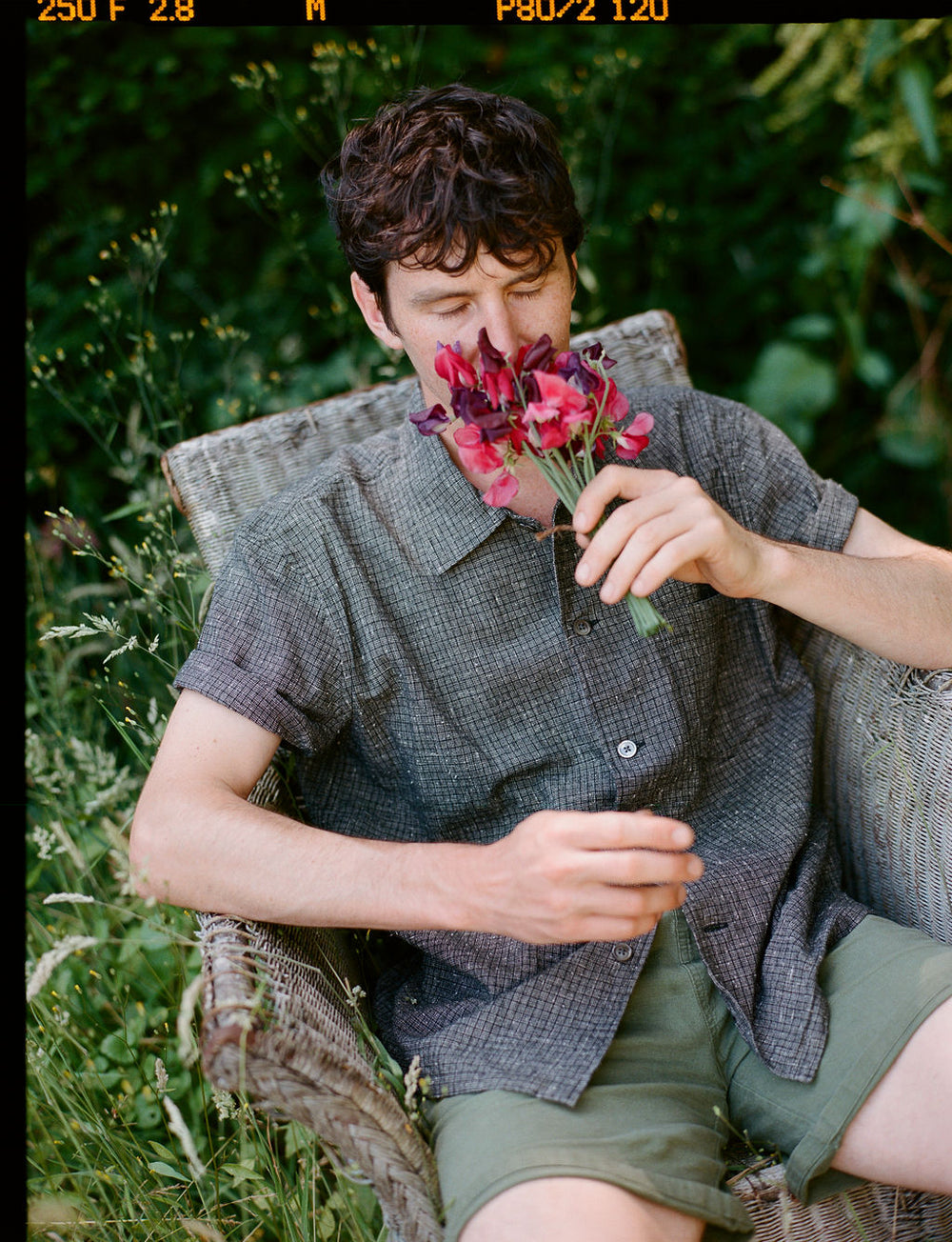 Gallery images of the Men’s Japanese Cotton Linen Shirt - Black