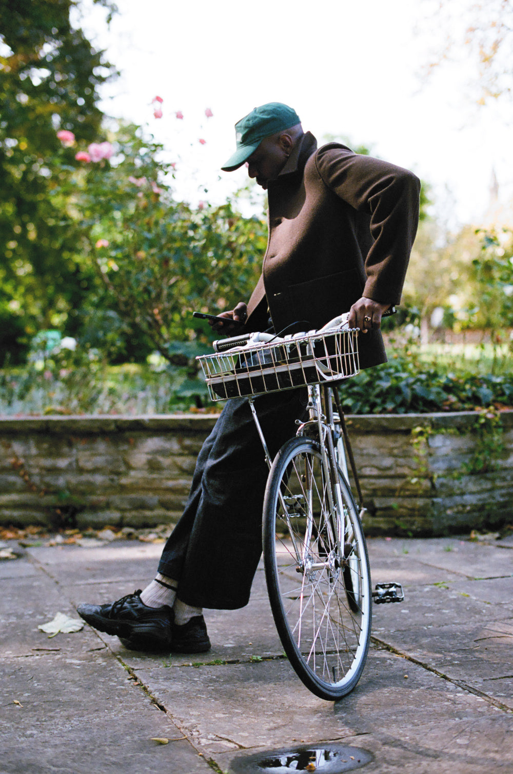 Gallery images of the MEN'S BATCH NO.16 - HERDWICK BROWN