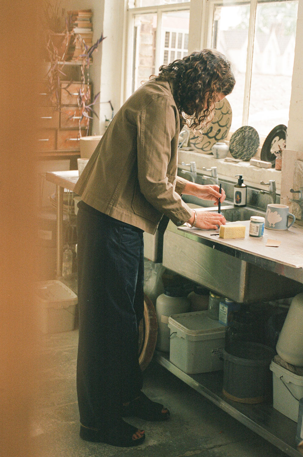 Gallery images of the WOMEN'S BATCH NO.24 - TOBACCO