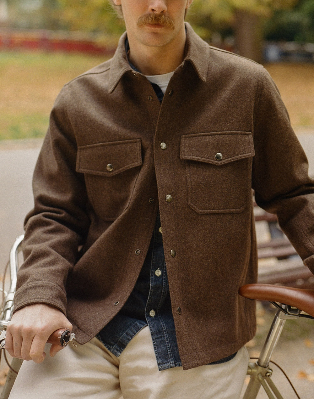 Gallery images of the MEN'S BATCH NO.22 - BARK BROWN