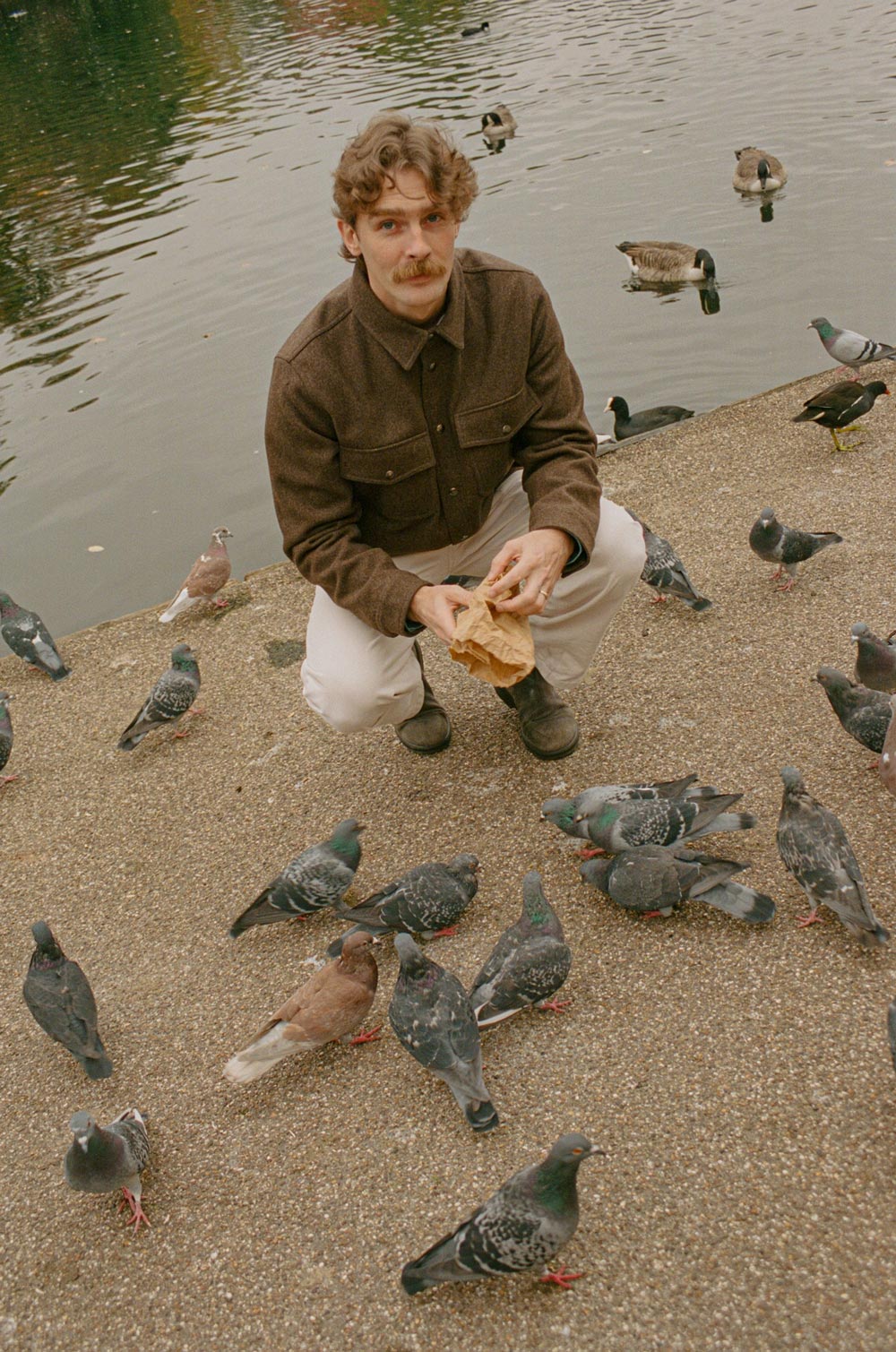 Gallery images of the MEN'S BATCH NO.22 - BARK BROWN