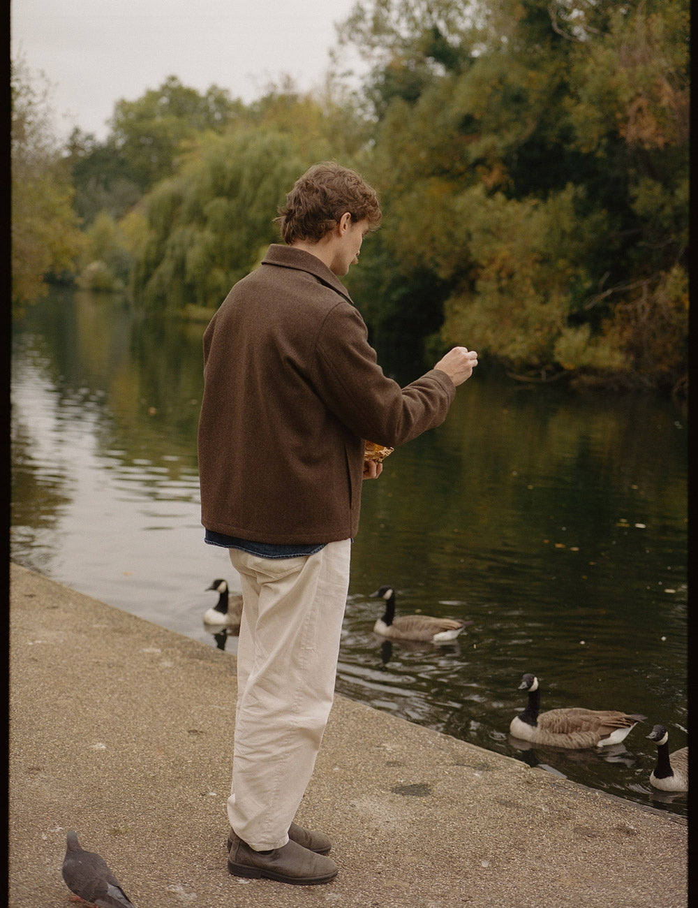 Gallery images of the MEN'S BATCH NO.22 - BARK BROWN