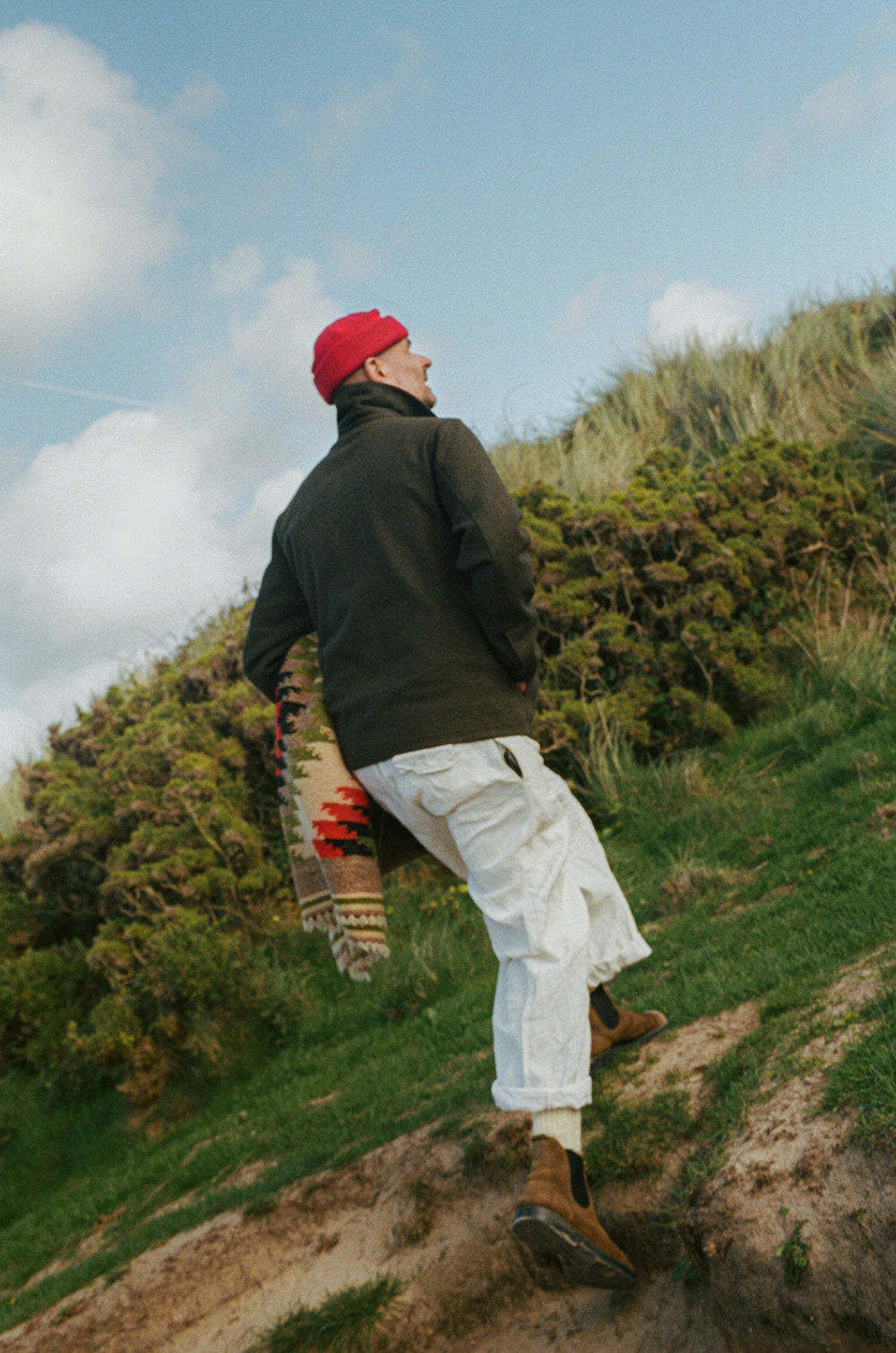 Gallery images of the MEN'S BATCH NO.22 - PINE GREEN