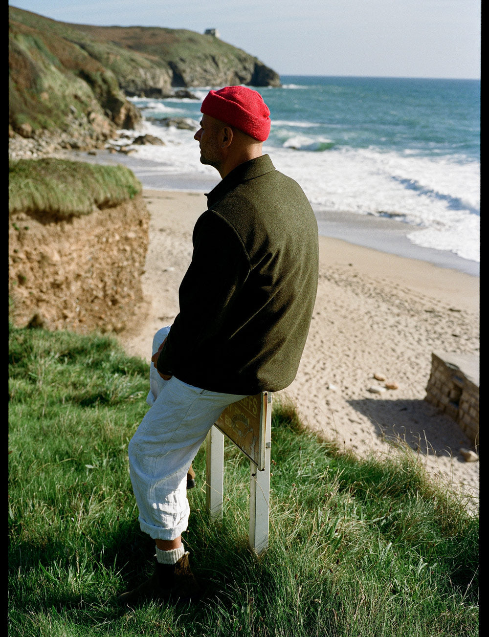 Gallery images of the MEN'S BATCH NO.22 - PINE GREEN