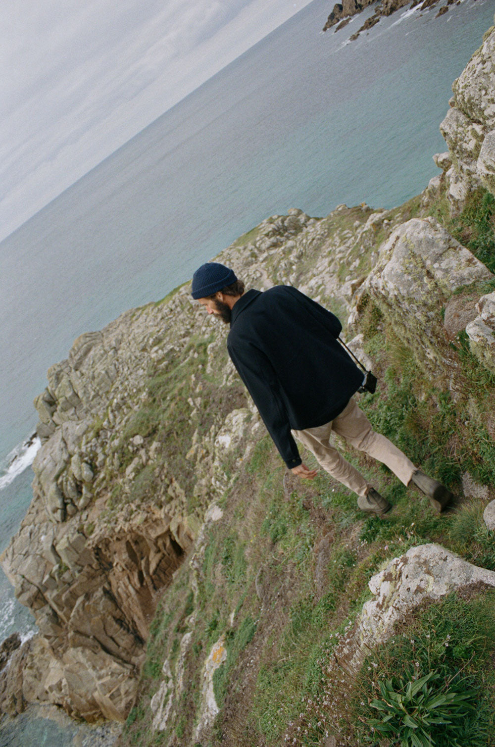 Gallery images of the MEN'S BATCH NO.22 - DEEP NAVY