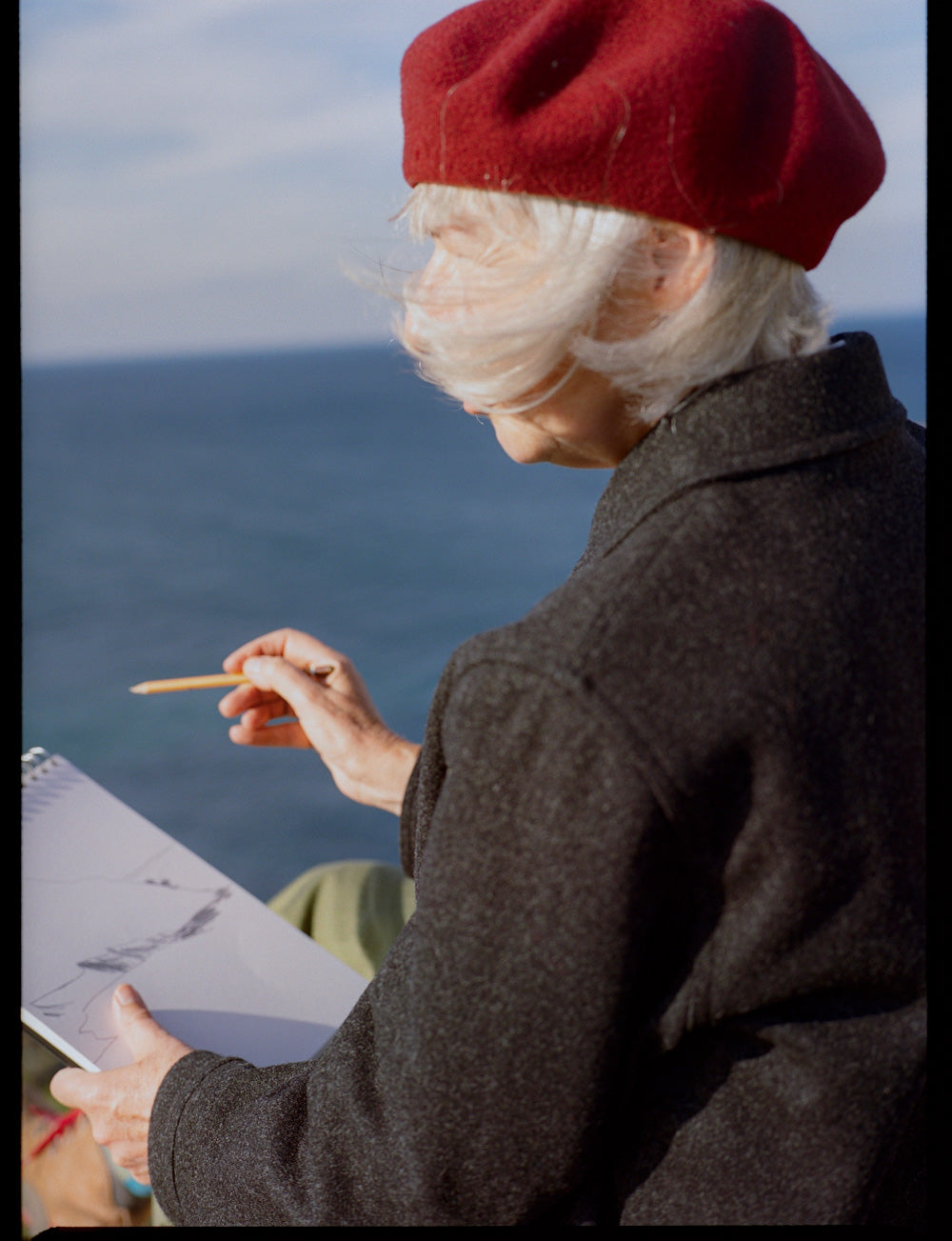 Gallery images of the WOMEN'S BATCH NO.22 - CHARCOAL