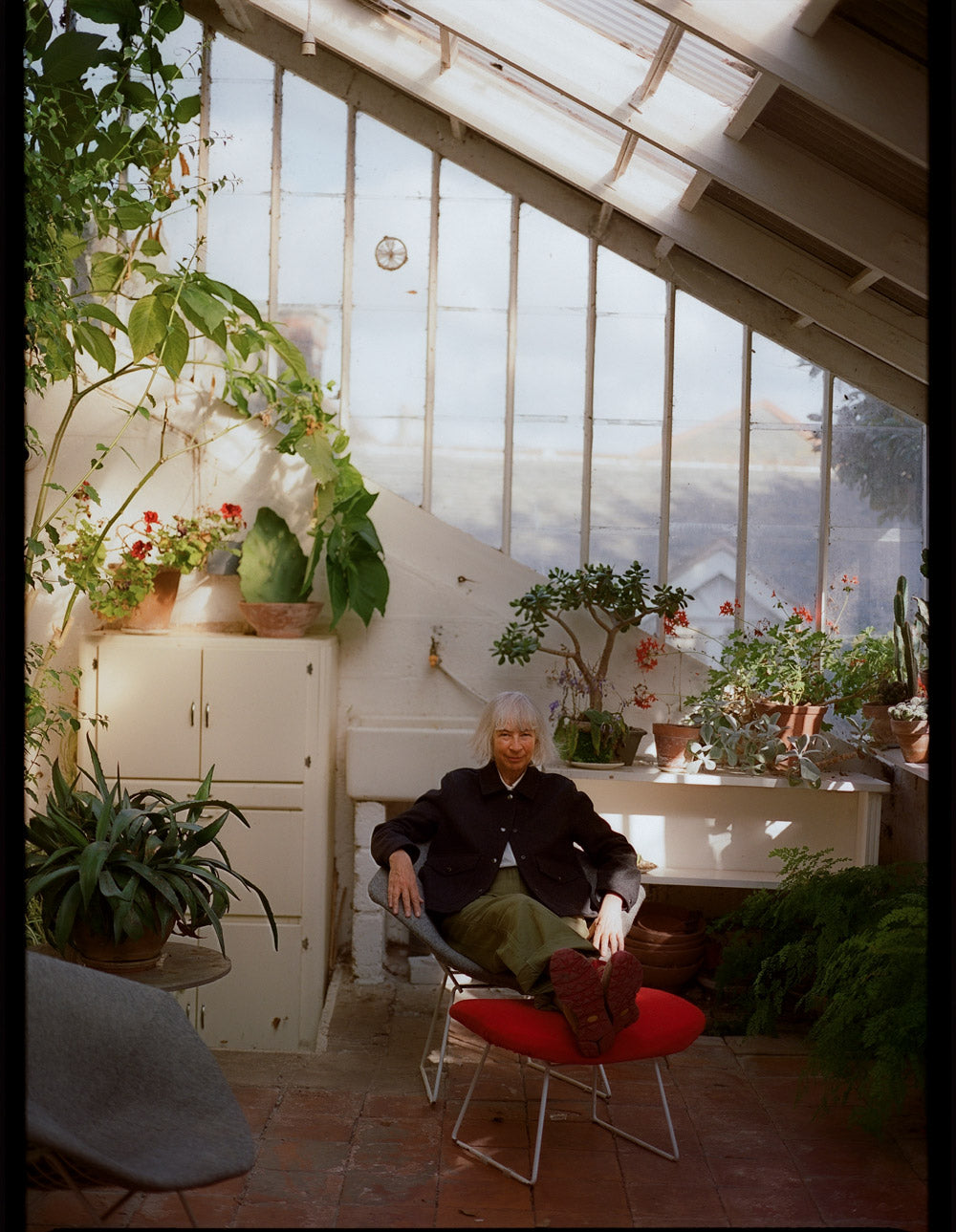 Gallery images of the WOMEN'S BATCH NO.22 - CHARCOAL