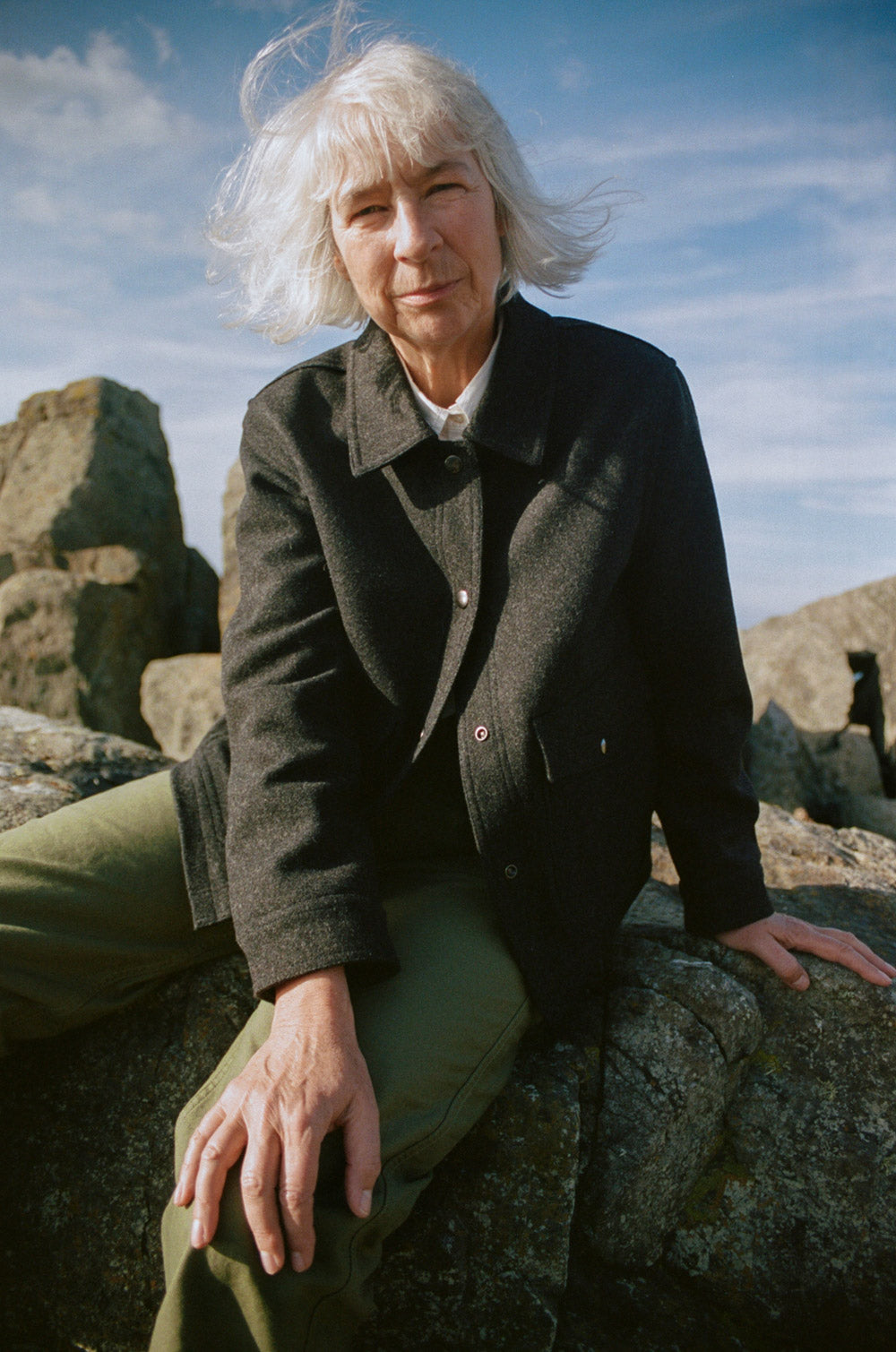 Gallery images of the WOMEN'S BATCH NO.22 - CHARCOAL