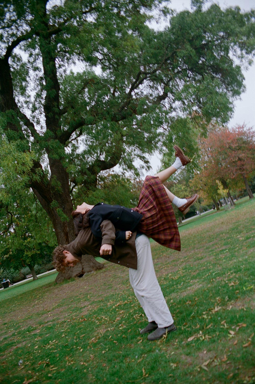 Gallery images of the WOMEN'S BATCH NO.22 - DEEP NAVY