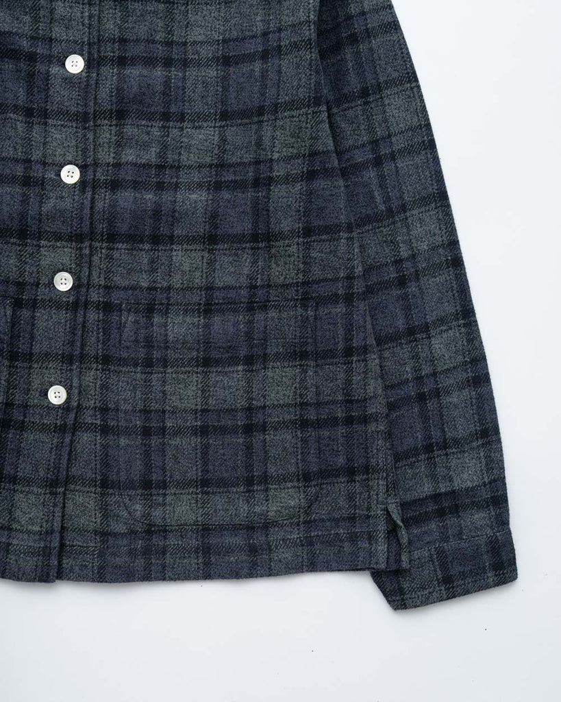 main WOMEN'S NAVY CHECK EASY SHIRT (Hip Pocket Sample)