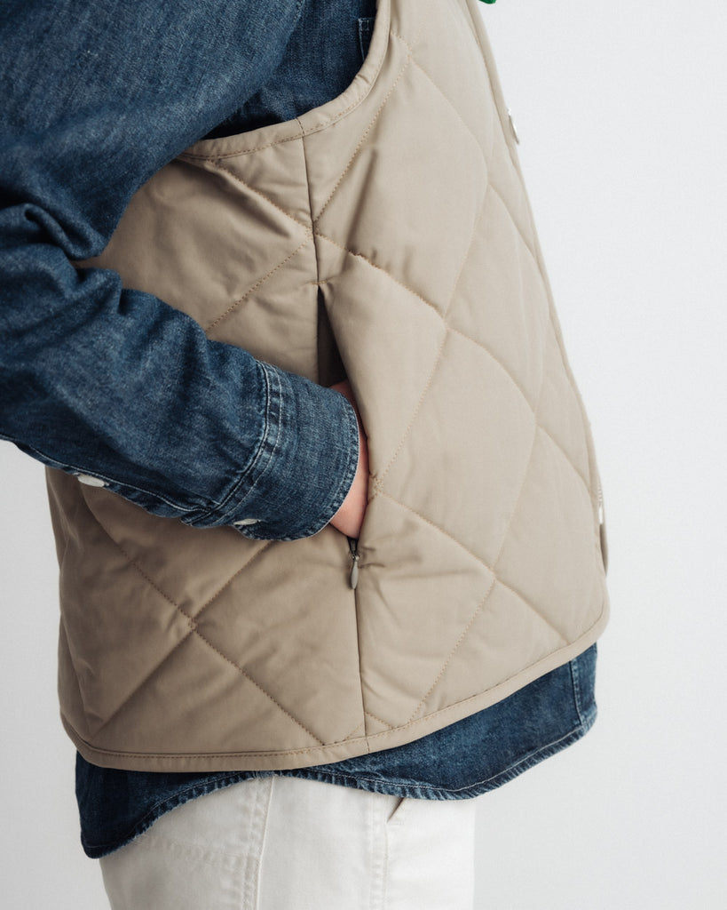 main WOMEN'S CLASSIC BEIGE QUILTED VEST