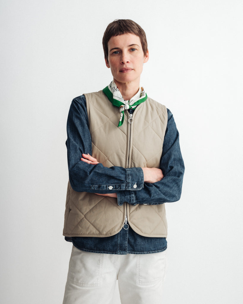 main WOMEN'S CLASSIC BEIGE QUILTED VEST