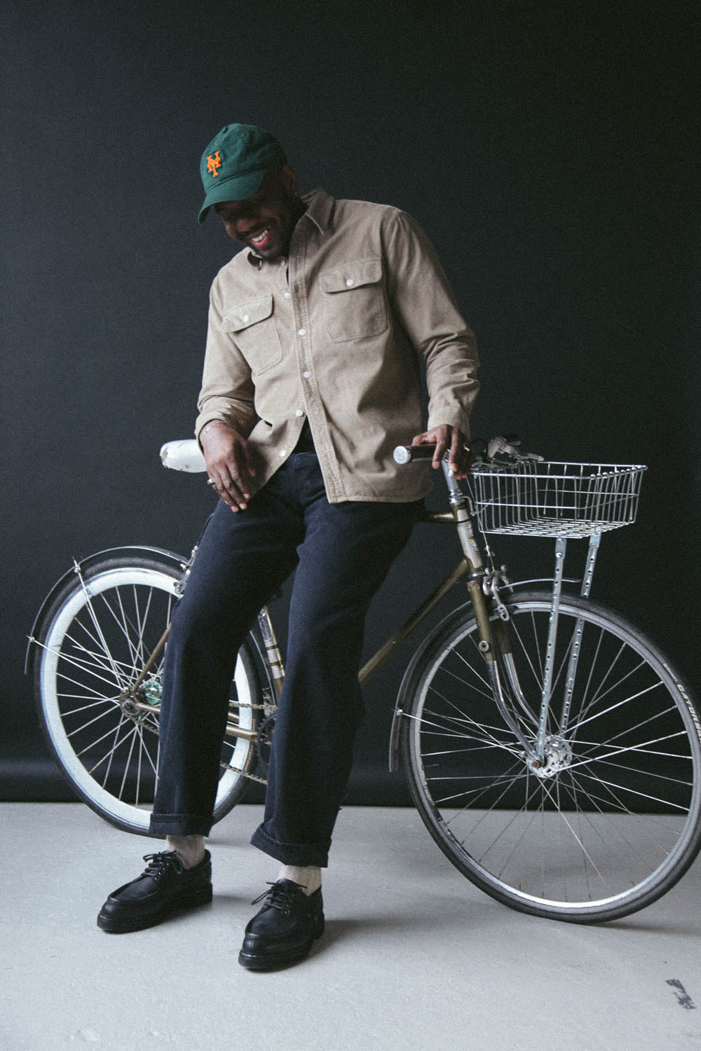 Gallery images of the Men’s French Corduroy Workshirt - Oat