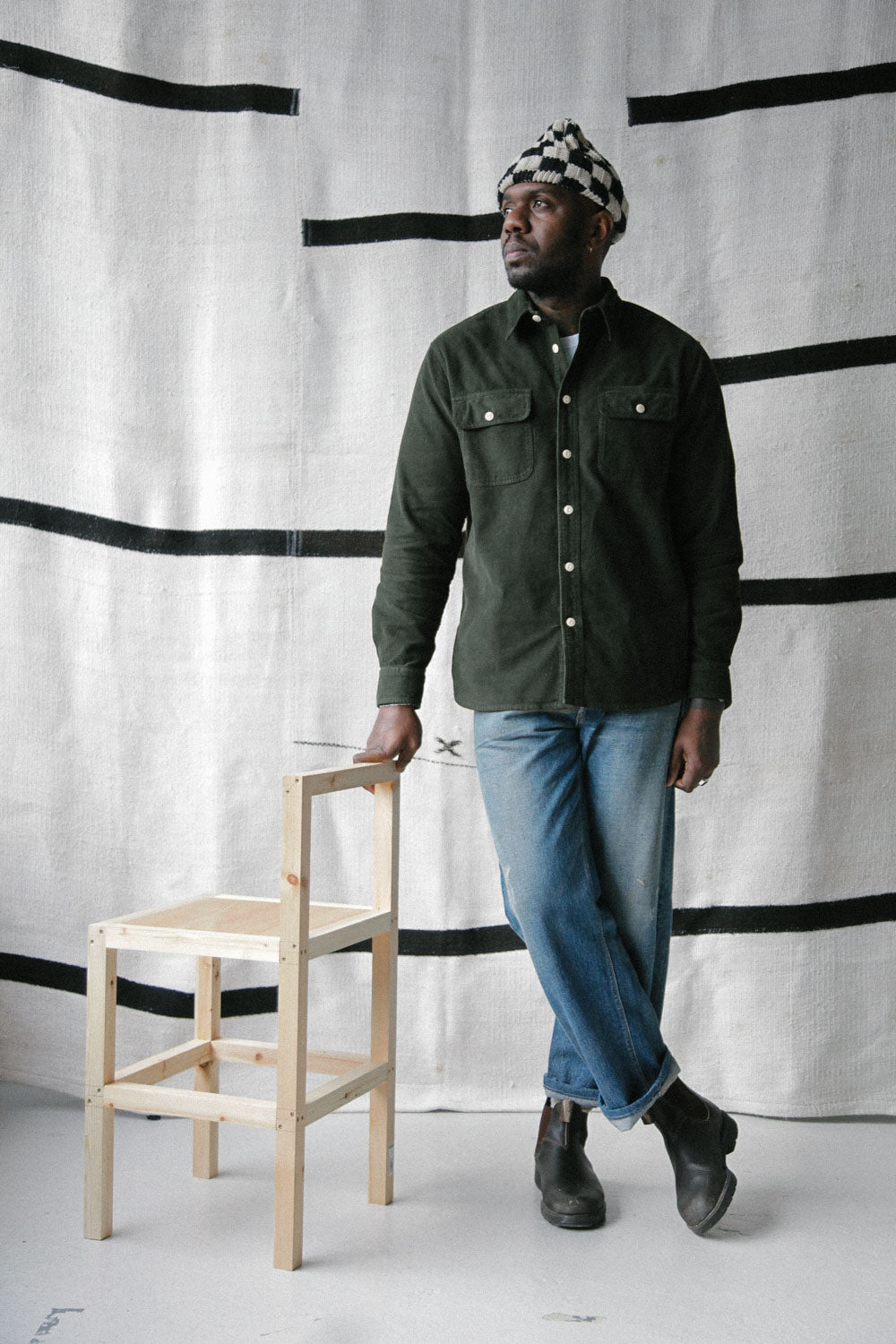Gallery images of the Men’s French Corduroy Workshirt - Pine Green