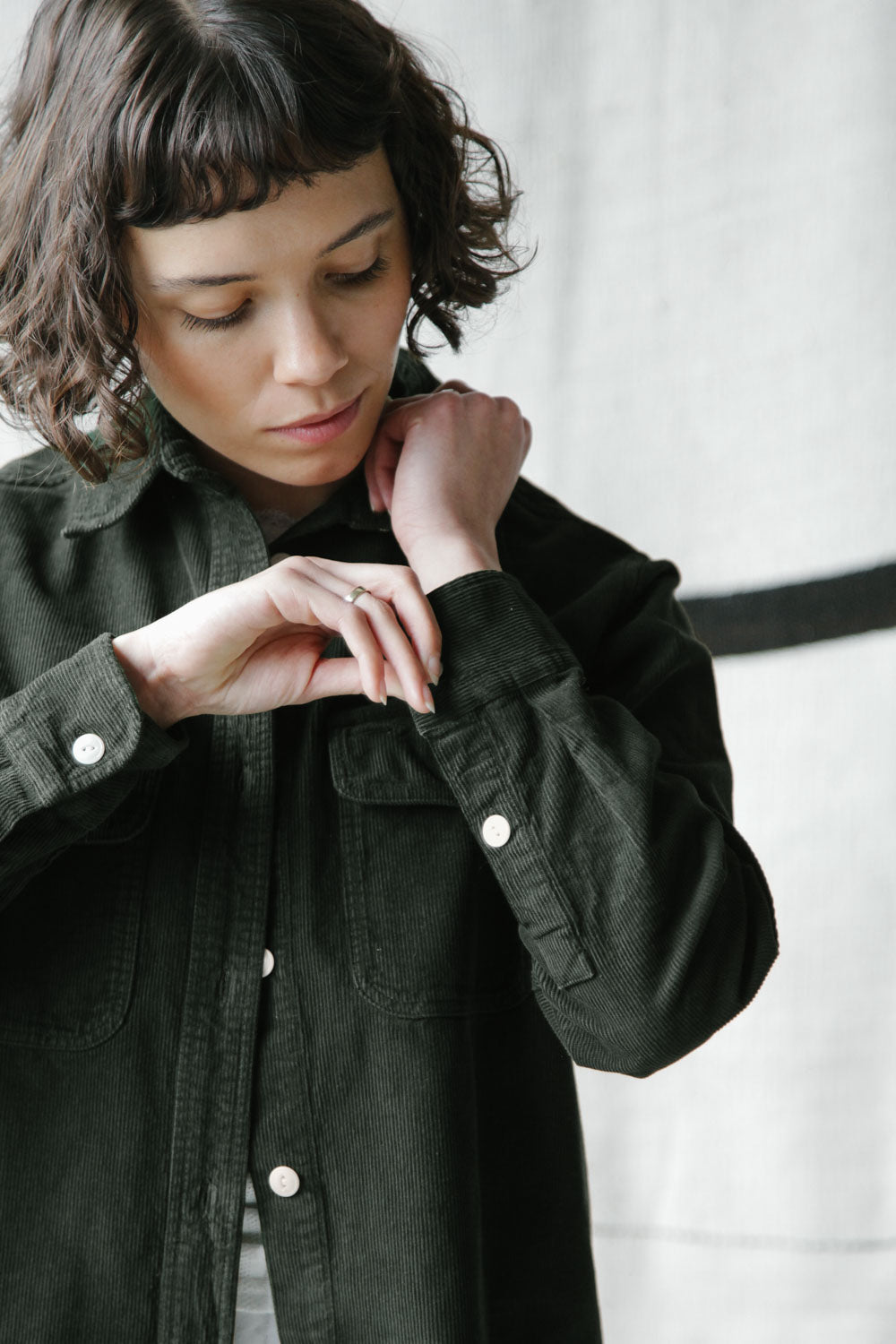 Gallery images of the Women’s French Corduroy Workshirt - Pine Green