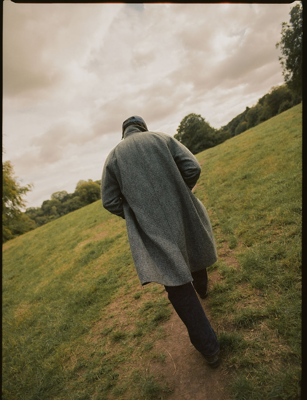 Gallery images of the MEN'S BATCH NO.25 - HARRIS TWEED MICRO CHECK