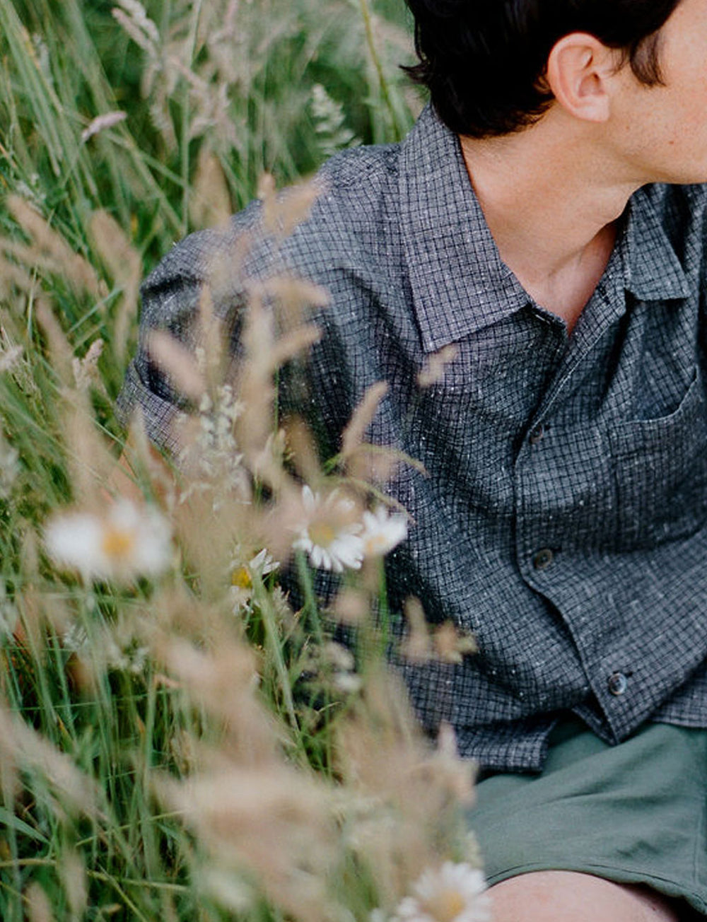 Gallery images of the Men’s Japanese Cotton Linen Shirt - Black