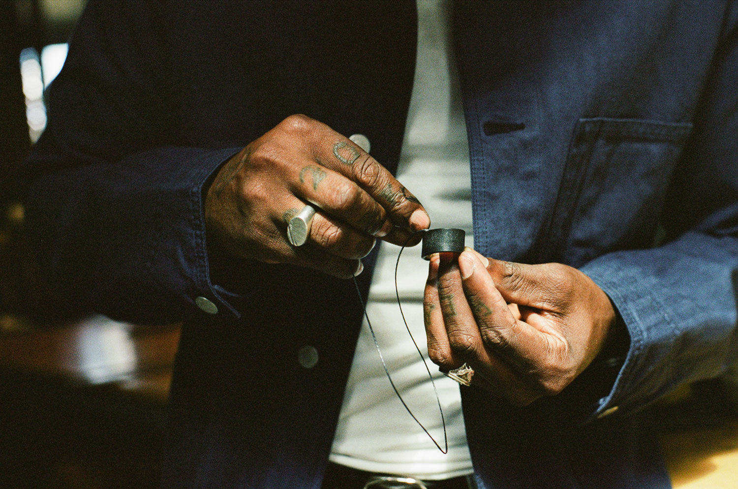 Gallery images of the MEN'S BATCH NO.24 - NAVY