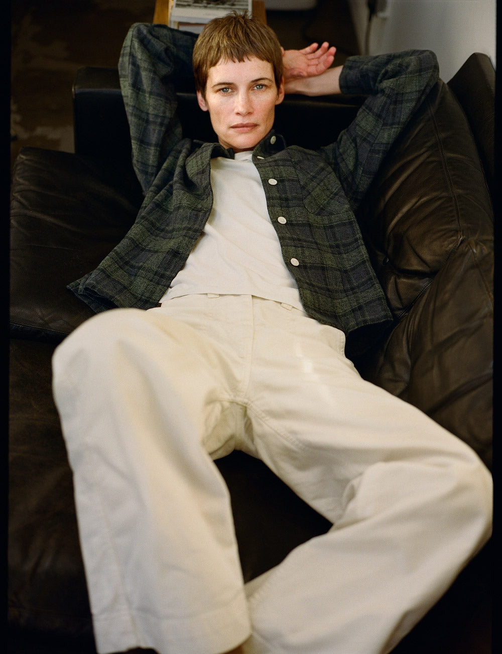 Gallery images of the WOMEN'S NAVY CHECK EASY SHIRT